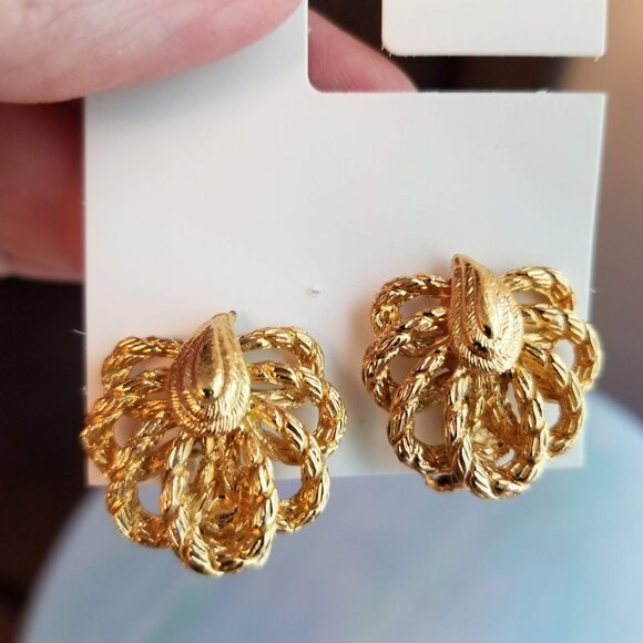 Vintage Gold Tone Rope Ribbon Clip On Earrings Retro Runway - Picture 5 of 8